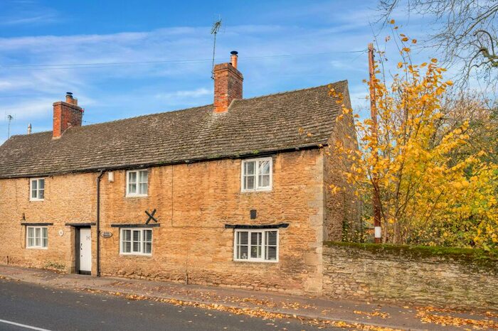 3 Bedroom Semi-Detached House For Sale In Main Road, Uffington, Stamford, PE9