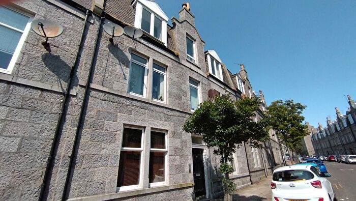 1 Bedroom Flat To Rent In Wallfield Crescent, Rosemount, Aberdeen, AB25