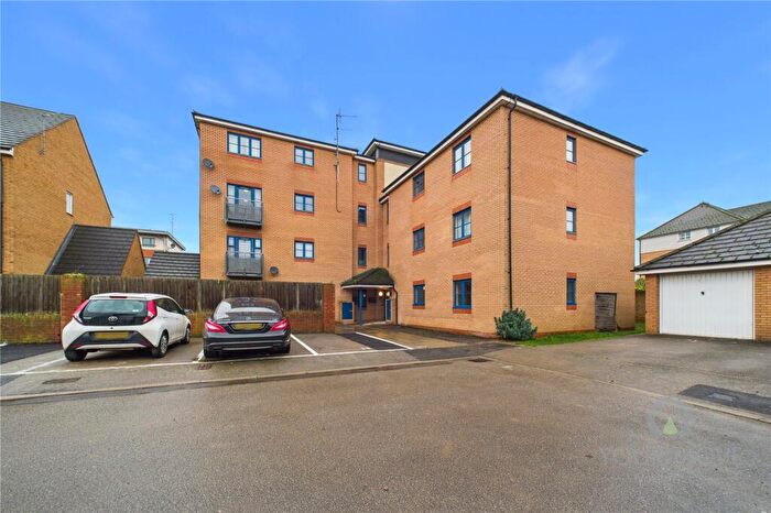 2 Bedroom Flat For Sale In West Cotton Close, Southbridge, Northampton, NN4