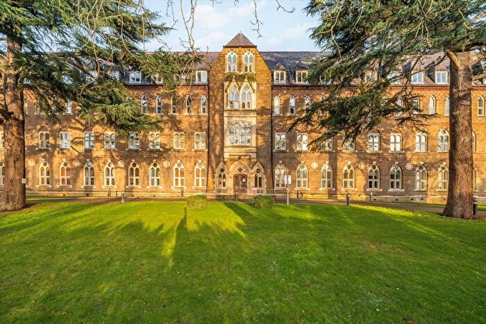 1 Bedroom Flat To Rent In Borough Road, Isleworth, TW7