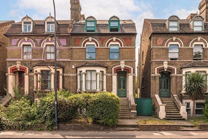1 Bedroom Flat For Sale In Queens Road, New Cross, SE14