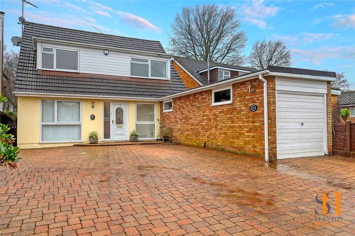 4 Bedroom Detached House For Sale In Bluebell Wood, Billericay, Essex, CM12
