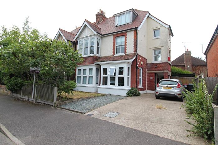 2 Bedroom Flat For Sale In Beltinge Road, Herne Bay, CT6