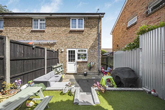 2 Bedroom End Of Terrace House For Sale In Boulters Close, Cippenham, SL1