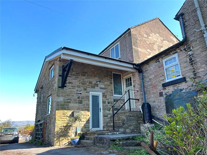 3 Bedroom Semi-Detached House For Sale In Redmoor Lane, New Mills, High Peak, Derbyshire, SK22