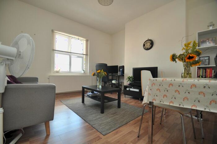 1 Bedroom Flat To Rent In Marlborough Road, Archway, N19