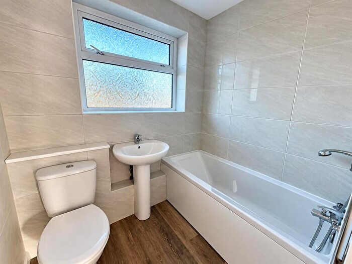 2 Bedroom Maisonette To Rent In Wharf Road, Frimley Green, GU16
