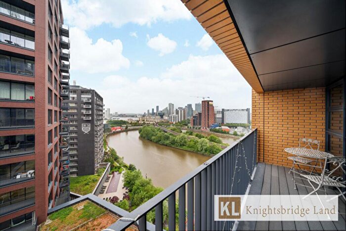 2 Bedroom Apartment To Rent In Amelia House, Lyell Street, London, E14