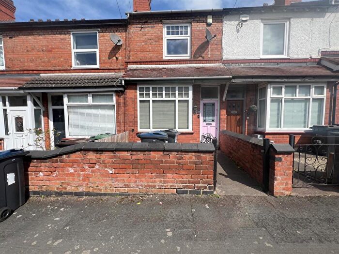 2 Bedroom House To Rent In Newlands Road, Stirchley, Birmingham, B30