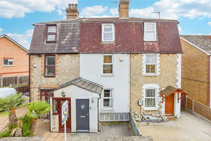 3 Bedroom Terraced House For Sale In Hartnup Street, Maidstone, Kent, ME16