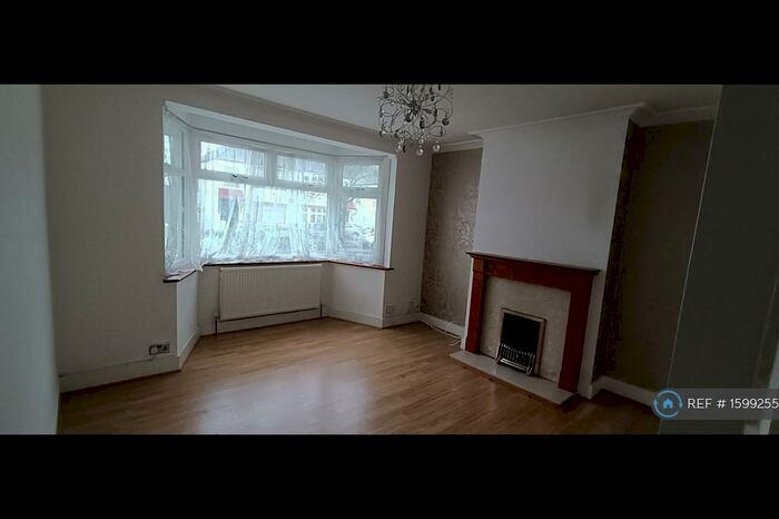 4 Bedroom Semi-Detached House To Rent In Nathans Road, Wembley, HA0