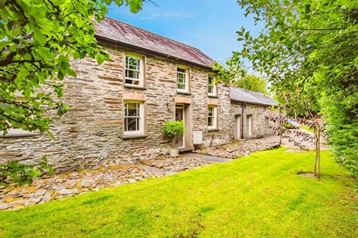 3 Bedroom Detached House For Sale In Felindre Carmarthenshire, SA44