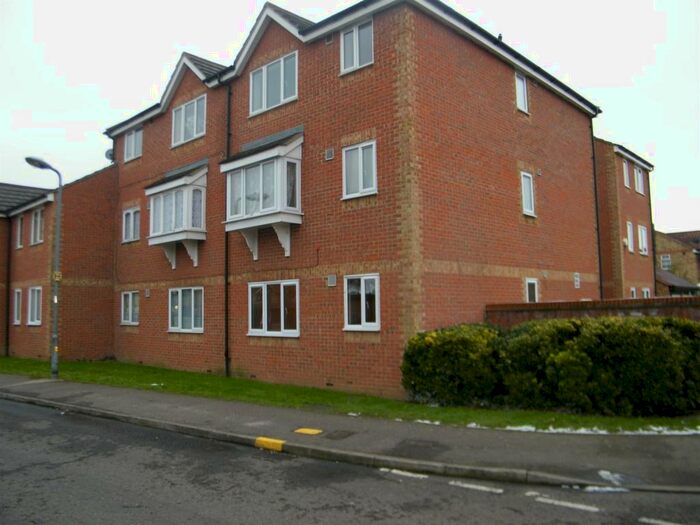 1 Bedroom Flat To Rent In Danbury Crescent, South Ockendon, RM15
