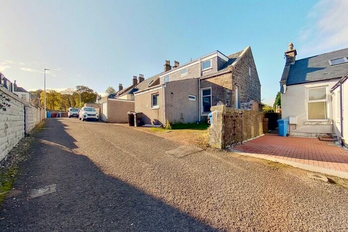 3 Bedroom Flat To Rent In Gilmour Place, West End, Dundee, DD2