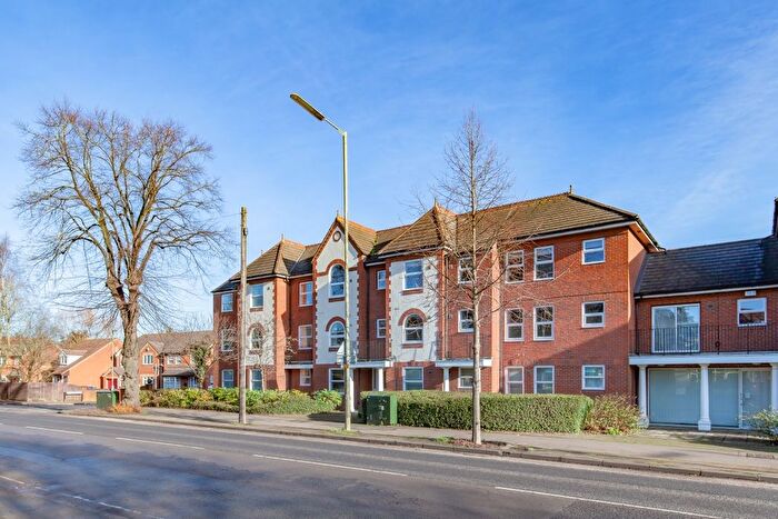 2 Bedroom Flat To Rent In Coopers Gate, Banbury, OX16