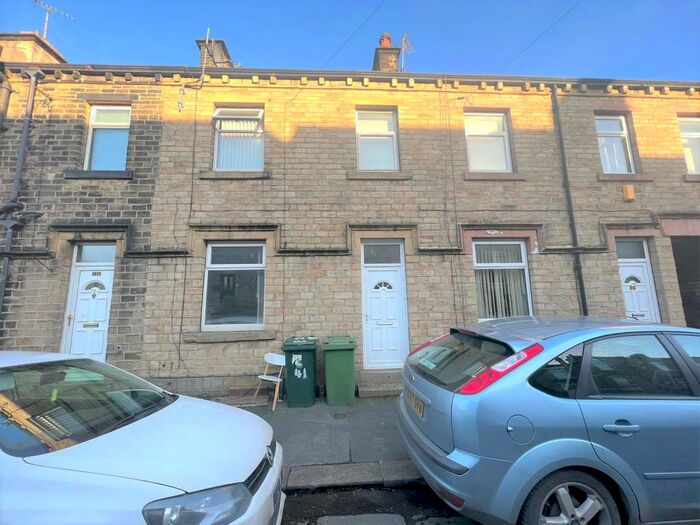 3 Bedroom Terraced House To Rent In Pickford Street, Huddersfield, West Yorkshire, HD3
