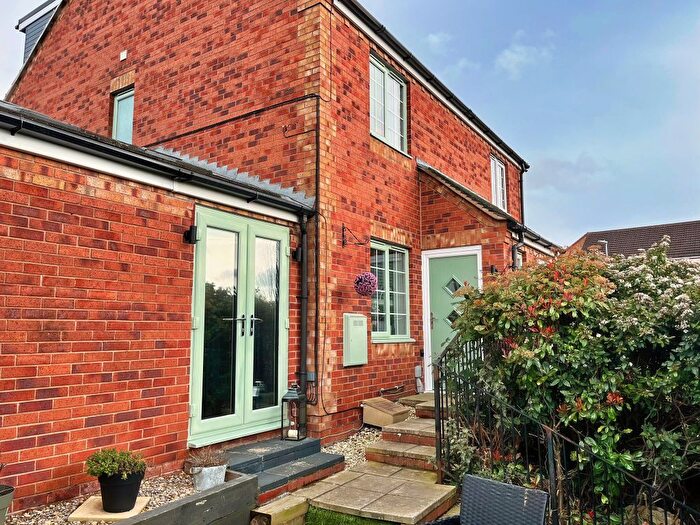 4 Bedroom Semi-Detached House For Sale In Oakroyd Crescent, Grimethorpe, Barnsley, S72