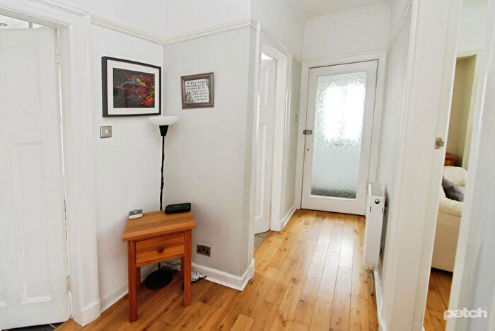 2 Bedroom Bungalow For Sale In Glasgow Road, Paisley, PA1