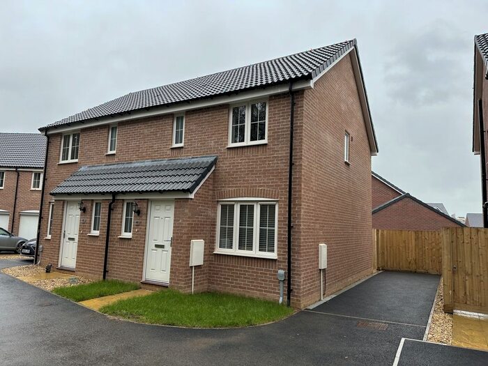 3 Bedroom Semi-Detached House To Rent In Blakewell Close, Barnstaple, EX31