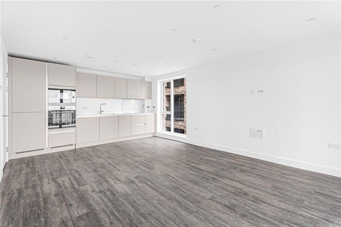 2 Bedroom Flat To Rent In Shillingford House, Munda Way, Oxford, OX2