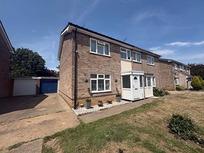 3 Bedroom Semi-Detached House For Sale In Bozeat Way, Peterborough, PE3