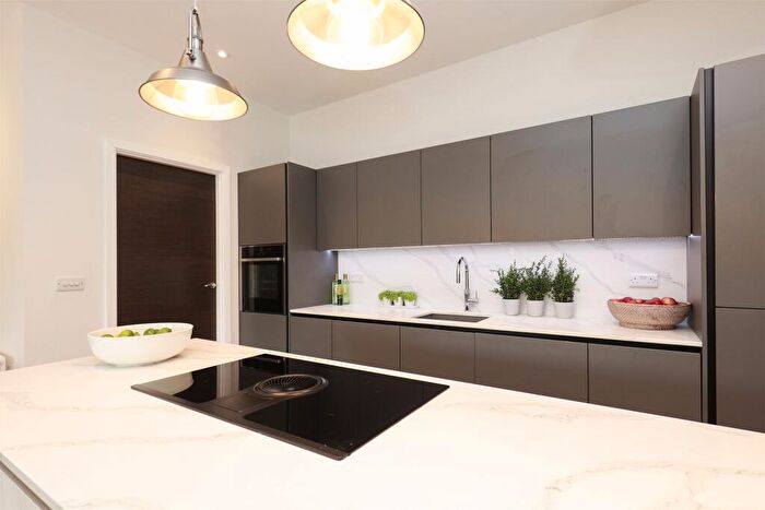 2 Bedroom Apartment To Rent In Beauchief Grove, Sheffield, S7