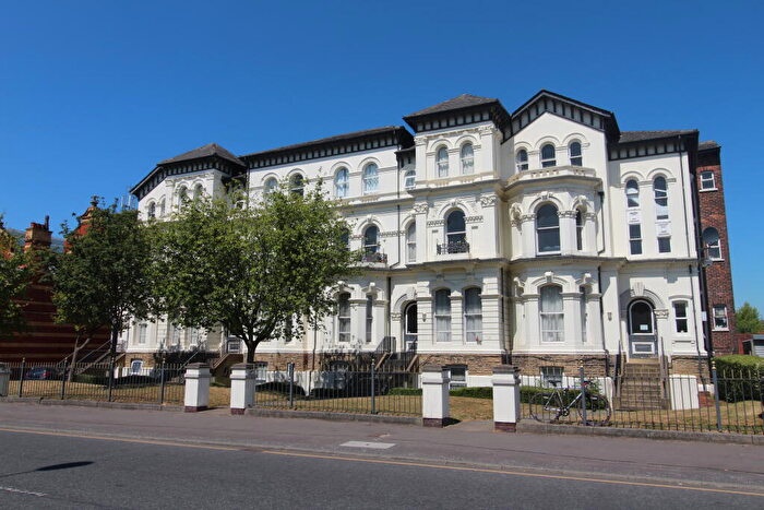 1 Bedroom Apartment To Rent In Flat Venetian Villas, - Hathersage Road, Manchester, M13