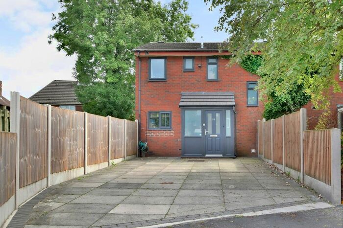 3 Bedroom End Of Terrace House To Rent In Lindwall Close, Manchester, Greater Manchester, M23