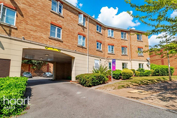2 Bedroom Flat For Sale In Coniston Avenue, Purfleet, RM19
