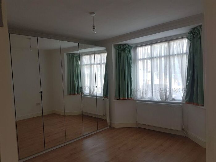 7 Bedroom Semi Detached House To Rent In Greyhound Hill, London, NW4