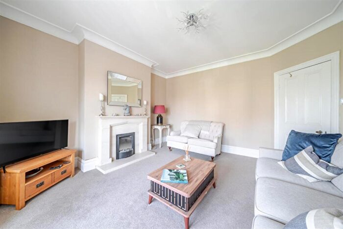 5 Bedroom House For Sale In Cliff Avenue, Swanage, BH19 - Photo 4