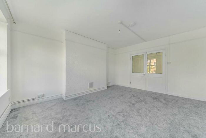 2 Bedroom Flat To Rent In St. James's Road, Croydon, CR0