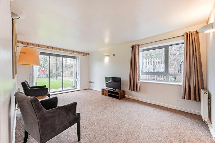 2 Bedroom Flat For Sale In Curness Street, Hither Green, London, SE13