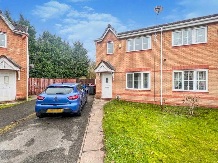 3 Bedroom Semi-Detached House To Rent In Alderbrook Road, Little Hulton, Manchester, M38