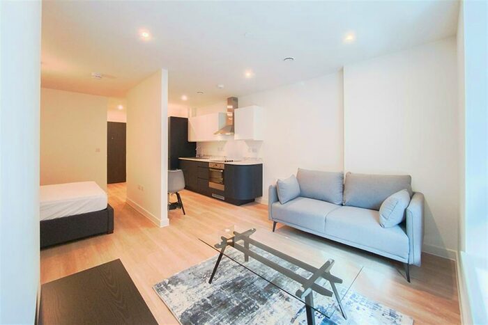 Apartment To Rent In Laurence Place, M3