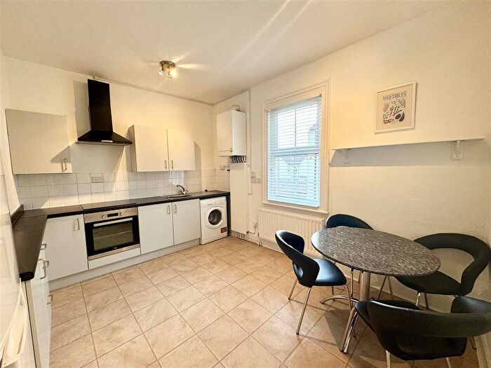2 Bedroom Flat To Rent In Varo Terrace, Stockton-On-Tees, TS18