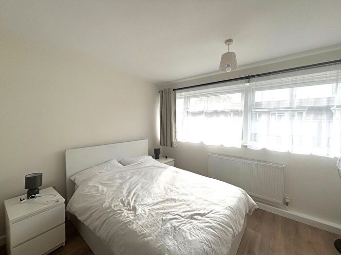 2 Bedroom Terraced House To Rent In Cromwell Road, Croydon, CR0