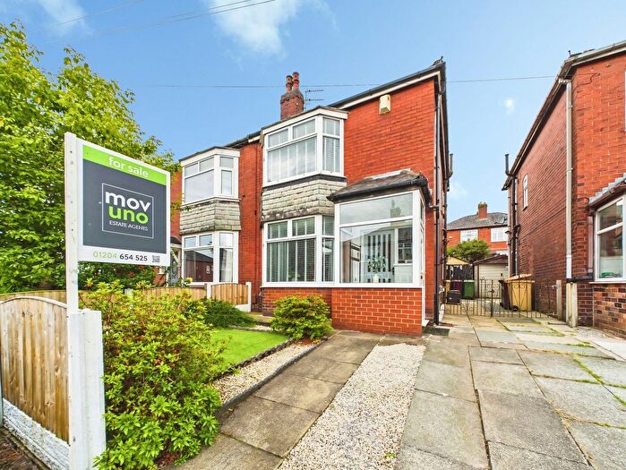 3 Bedroom Semi-Detached House For Sale In Trawden Avenue, Smithills, Bolton, BL1