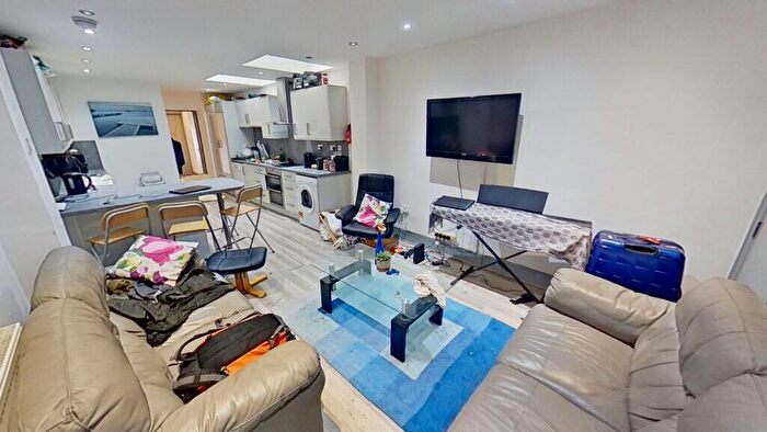 6 Bedroom House To Rent In Heeley Road, Selly Oak, B29