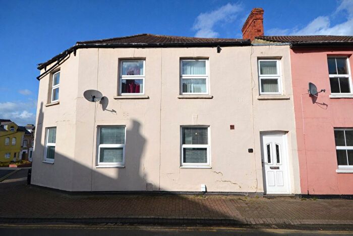 1 Bedroom Flat To Rent In Cross Street, Swindon, Wiltshire, SN1