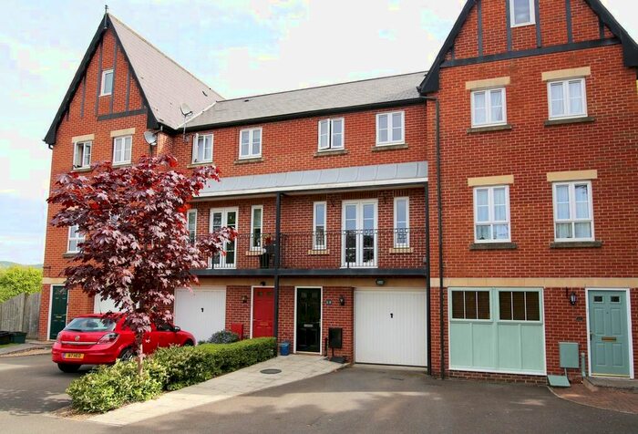 4 Bedroom Town House To Rent In Popham Close, Tiverton, EX16