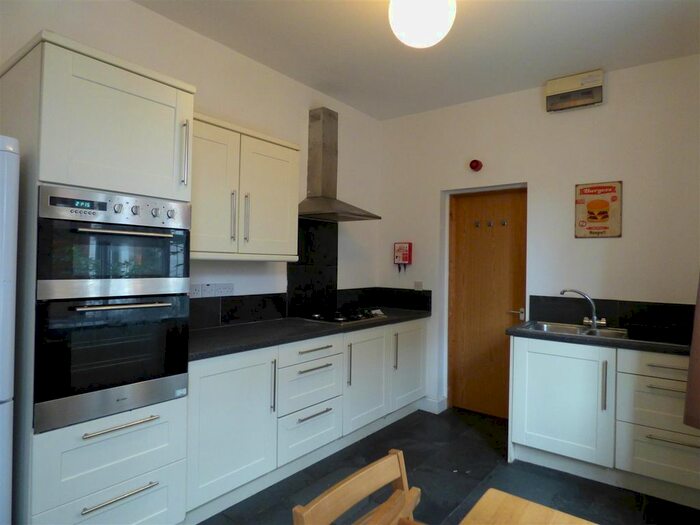 2 Bedroom Detached House To Rent In Westcotes Drive, Leicester, LE3