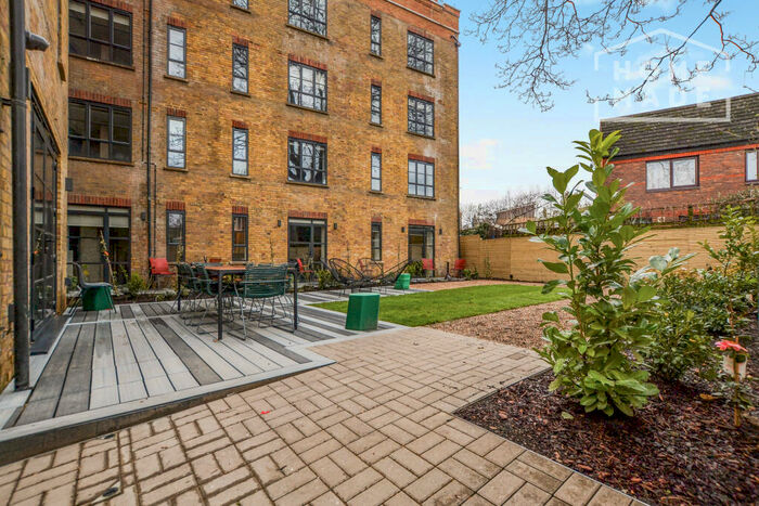 1 Bedroom Apartment To Rent In Node, Brixton, SE24