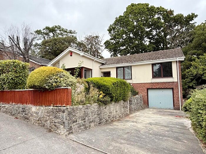 3 Bedroom Detached Bungalow For Sale In Cotton Close, Broadstone, BH18