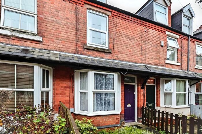 3 Bedroom Terraced House For Sale In Wycliffe Grove, Nottingham, NG3