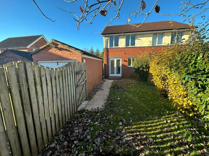 3 Bedroom Semi-Detached House To Rent In Ascot Gardens, Middleton, Leeds, LS10