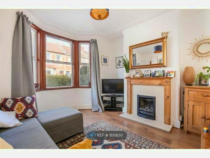 3 Bedroom Terraced House To Rent In Uphill Road, Bristol, BS7