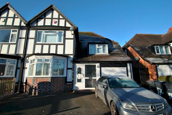 4 Bedroom House To Rent In Brandwood Road, Birmingham, B14