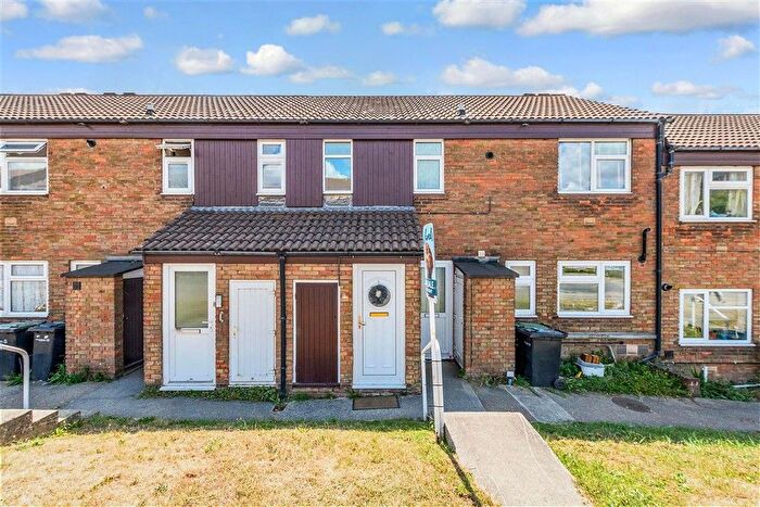 1 Bedroom Maisonette For Sale In High Street, Northfleet, Gravesend, Kent, DA11