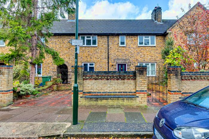 4 Bedroom Semi-Detached House To Rent In Gainsborough Road, Richmond, TW9